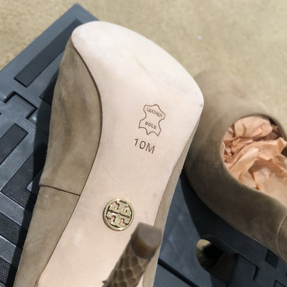 Shoes - Picture 6 of 7